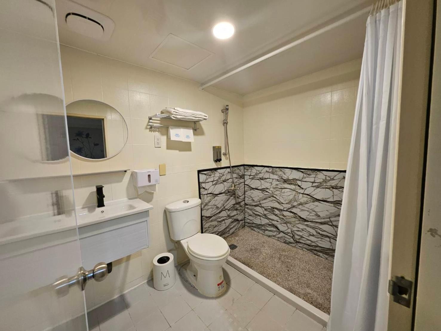 Joy Garden Hotel Kaohsiung Extérieur photo