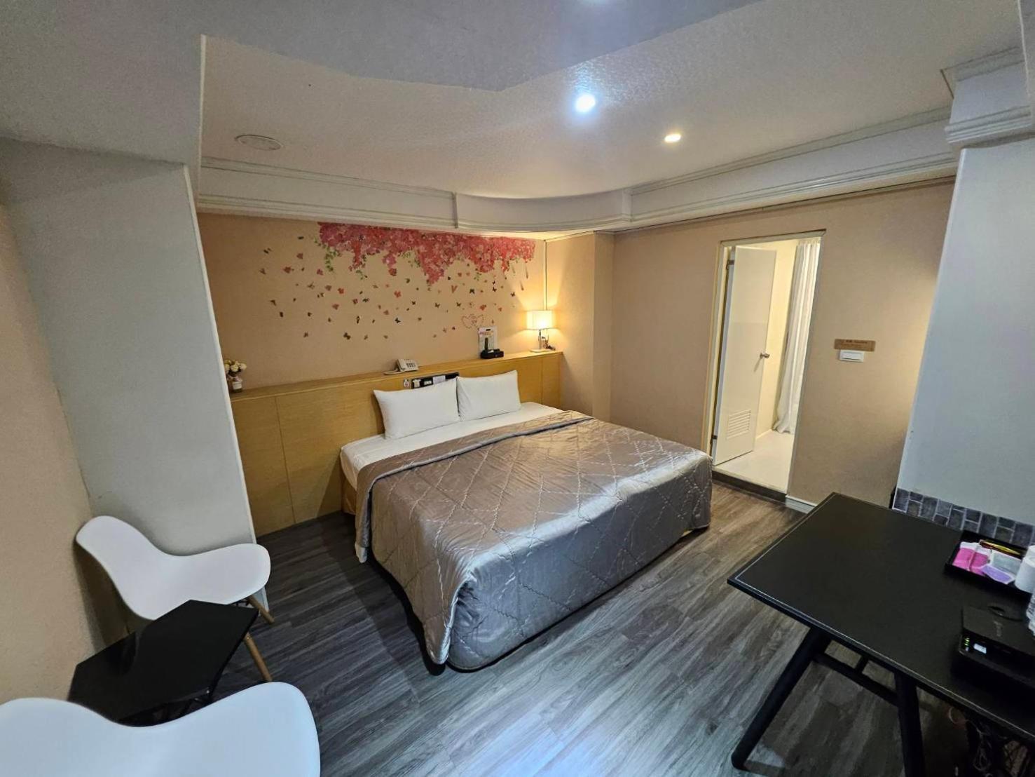 Joy Garden Hotel Kaohsiung Extérieur photo